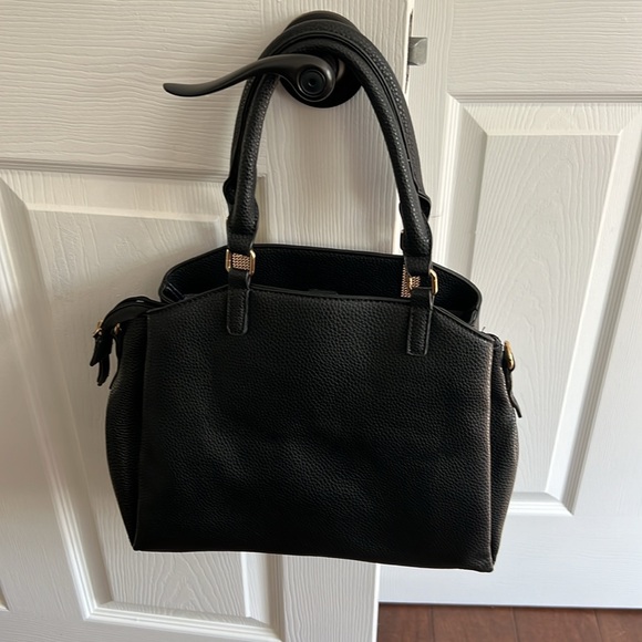 Seven days vegan black purse. Gold tone hardware. - Picture 8 of 8